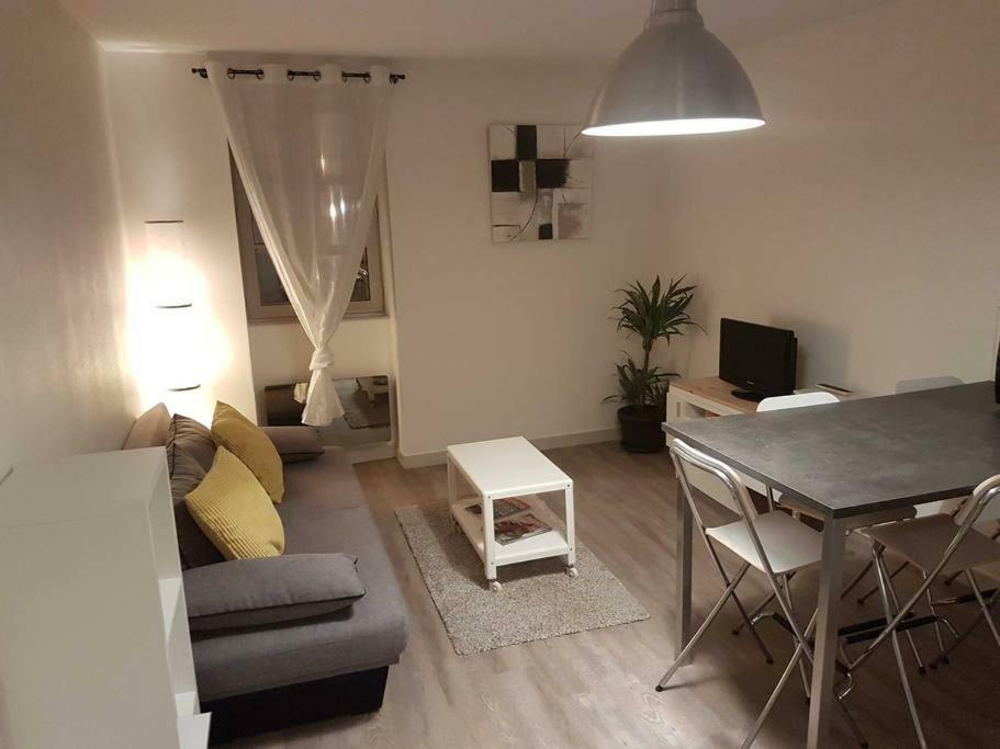 Tres Bel Appartement Centre Vitre Buitenkant foto